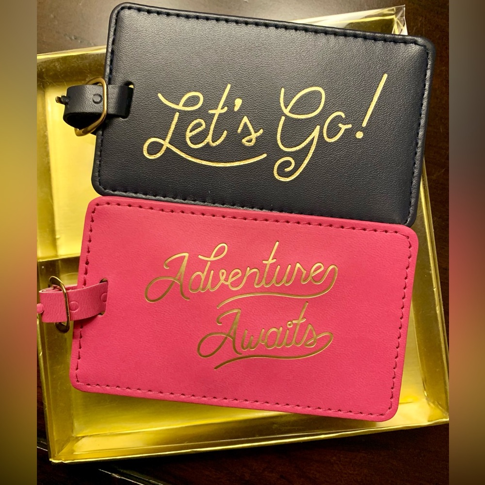 NWT GIFT BOXED LUGGAGE TAGS. FUN GIFT FOR THE FUN TRAVELER.🚌🛳️✈️